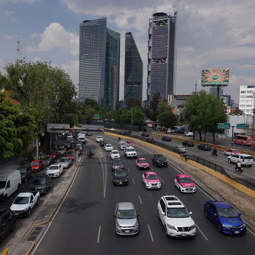 Vevículos transitan en CDMX. Foto: Cuartoscuro
